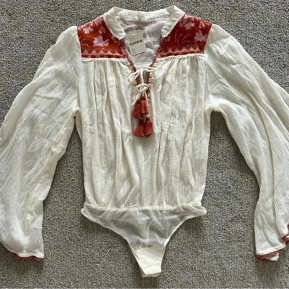 Free People‎ | Lana Bell Sleeve Embroidered Bodysuit XS